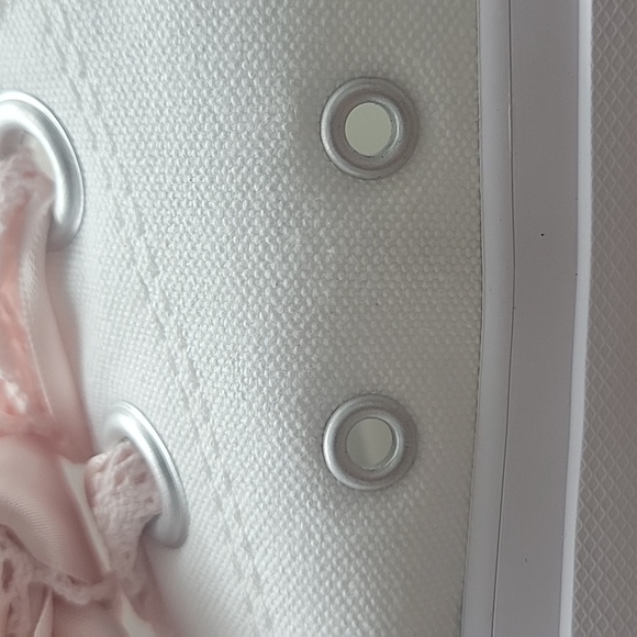 Converse platform Brand new in the box. - Picture 13 of 13